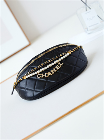 Cha.nel Waist Bag Shiny Lambskin, Imitation Pearls & Gold-Tone Metal Black AS4991