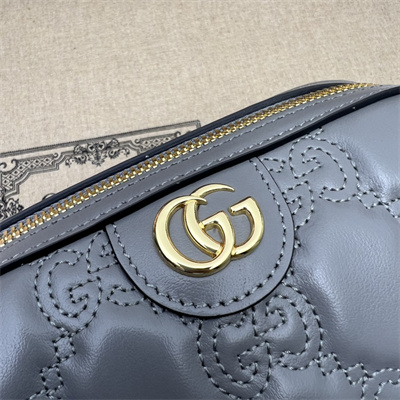 Gu.cci Gucci GG Matelassé Beauty Case in Grey Leather 726047
