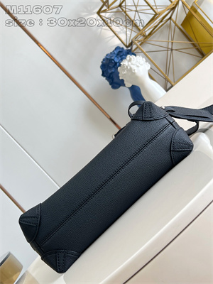 L.V Steamer Crossbody Bag Colorado calfskin Black M11607