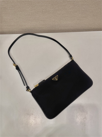 Prada Re-Nylon pouch Black 1NE545