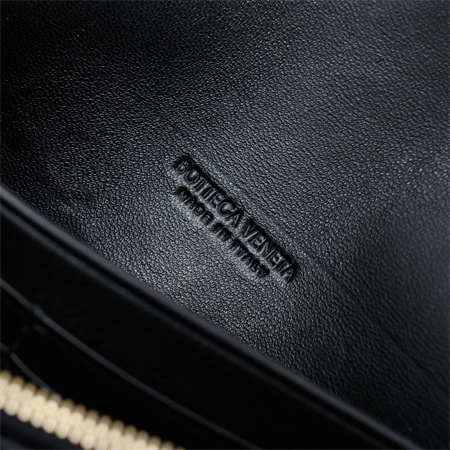 BV Andiamo Large Flap Wallet Lambskin Black