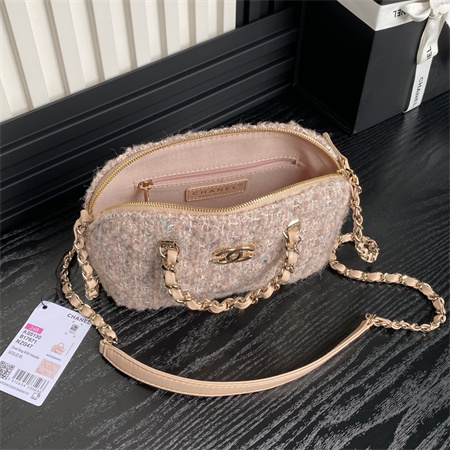 Chanel Small Tote Cotton, Wool Tweed, Sequins & Gold-Tone MetalLight Pink AS3969