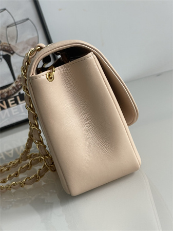 Chanel Vintage Flap Bag Lambskin Gold Tone Metal Beige A2221