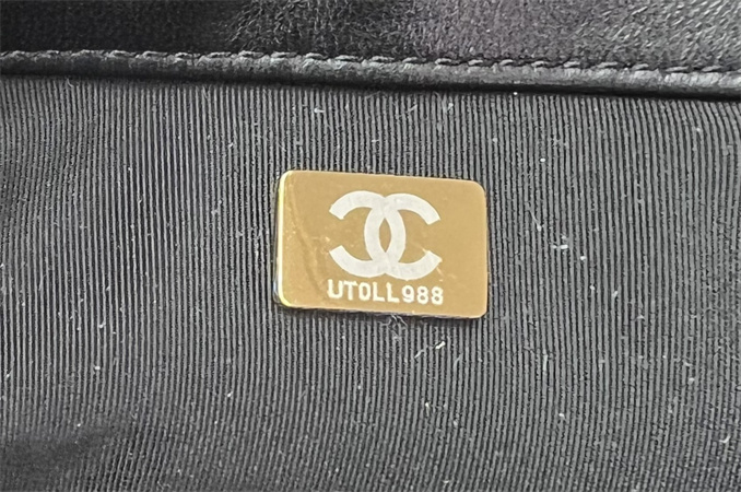 Large Chanel 19 Bag Tweed Gold Tone Multicolor AS1161