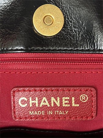 Chanel Hobo Handbag Shiny Crumpled Calfskin Gold Tone Metal Black AS4322