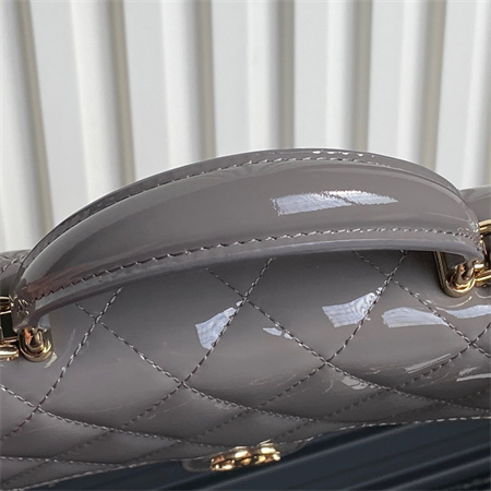 Chanel FLAP PHONE HOLDER WITH CHAIN Patent Calfskin Gold-Tone Metal Grey AP3226