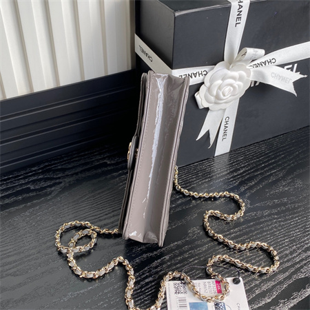 Chanel FLAP PHONE HOLDER WITH CHAIN Patent Calfskin Gold-Tone Metal Grey AP3226