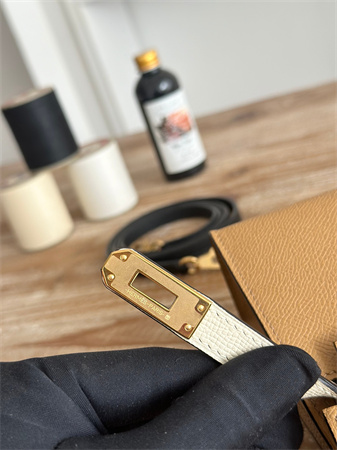 Hermes Kelly Mini II Bag Epsom Leather Biscuit/Craie/Black HS