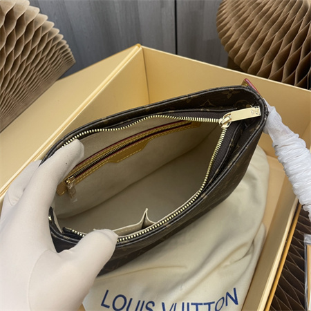 L.V  Looping MM Monogram Canvas M51146