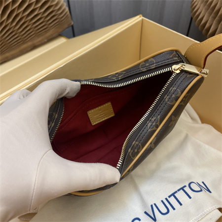 L.V POCHETTE CROISSANT Shoulder Bag Monogram Canvas M51510