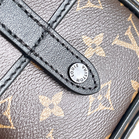 L.V CHRISTOPHER WEARABLE WALLET Monogram Canvas M69404