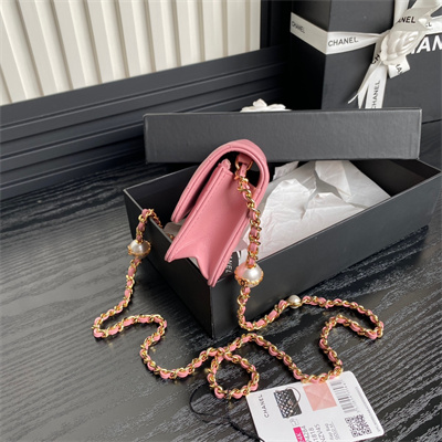Chanel Flap Phone Holder with Chain Shiny Lambskin, Imitation Pearls & Gold-Tone Metal Pink AP4284