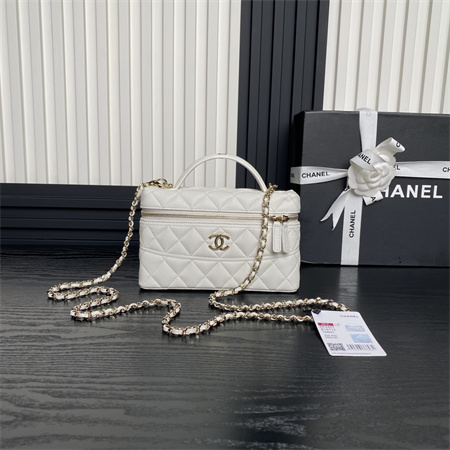 Chanel Long Vanity with chain Grained Calfskin & Gold-Tone Metal White AP4407