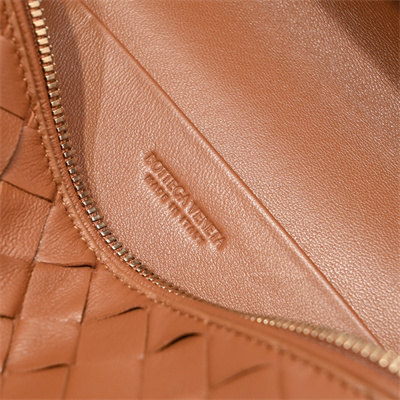 BV Bang Bang Vanity Case Intrecciato Calfskin leather Cork