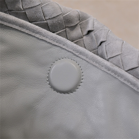 BV Large Hop Shoulder Bag In Suede Grey