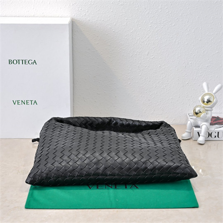 BV Hop Shoulder Bag In Calfskin Black