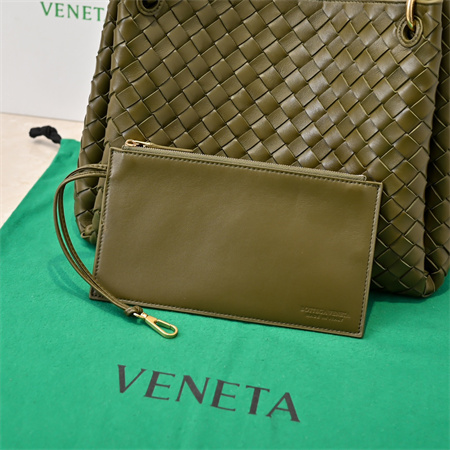 BV Large Parachute Shoulder Bag In Lambskin Olive