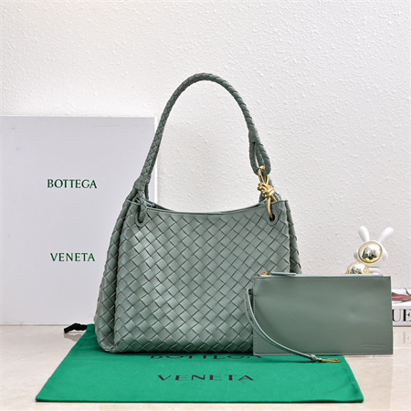 BV Large Parachute Shoulder Bag In Lambskin New Sauge