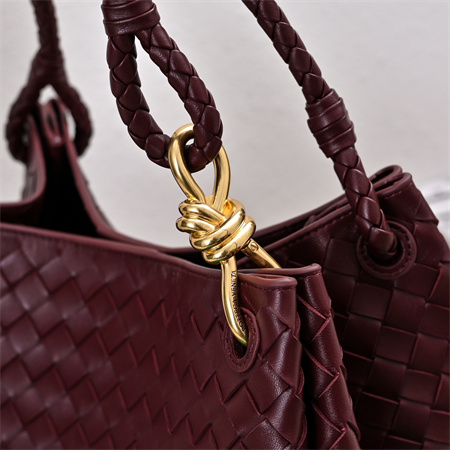 BV Large Parachute Shoulder Bag In Lambskin Burgundy