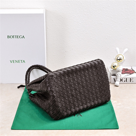 BV Large Parachute Shoulder Bag In Lambskin Fondant