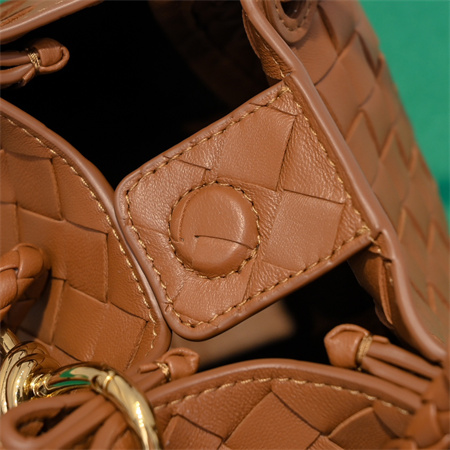 BV Small Parachute Shoulder Bag In Lambskin Wood