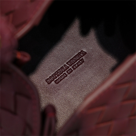 BV Small Parachute Shoulder Bag In Lambskin Burgundy