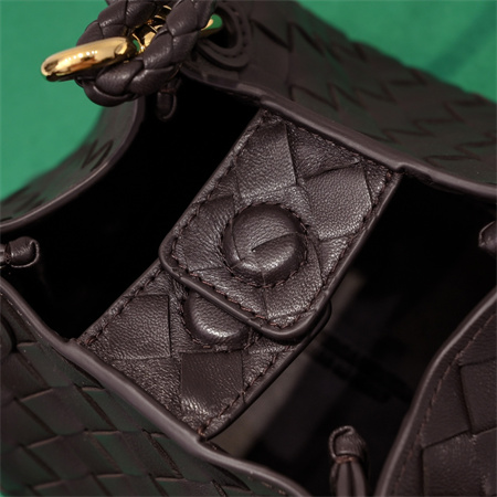 BV Small Parachute Shoulder Bag In Lambskin Fondant