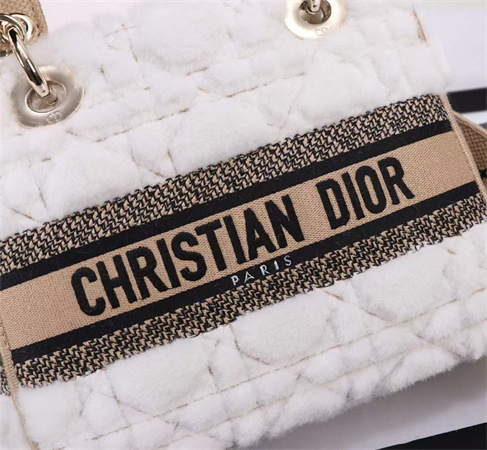 CD Medium Lady Dior D-Lite Bag Shearling Cannage White/Beige
