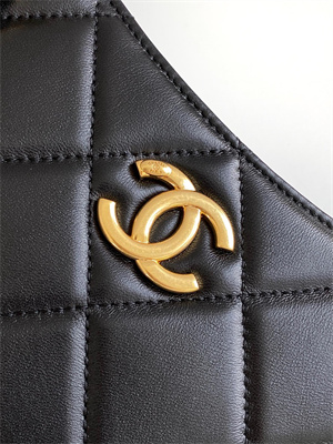 Cha.nel Hobo Handbag Lambskin & Gold-Tone Metal Black AS5177