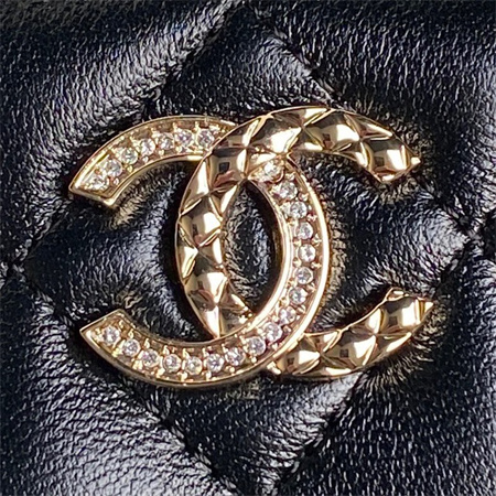 Chanel Vanity with chain Lambskin & Gold-Tone Metal Black AP4412