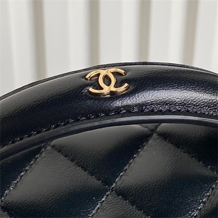 Chanel Vanity with chain Lambskin & Gold-Tone Metal Black AP4412