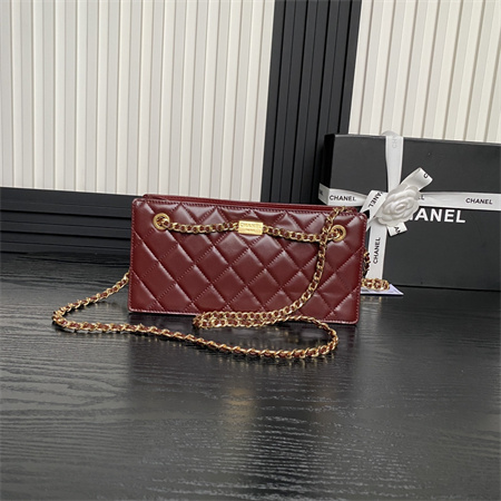 Chanel Clutch Shiny Lambskin & Gold-Tone Metal Burgundy AS5203