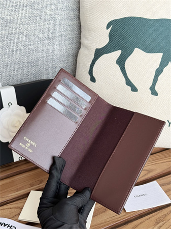 Chanel Passport Holder In Grained Calfskin Gold Tone Metal Black A80385