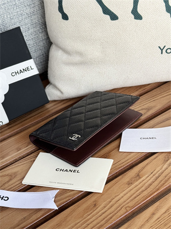 Chanel Passport Holder In Grained Calfskin Silver Tone Metal Black A80385