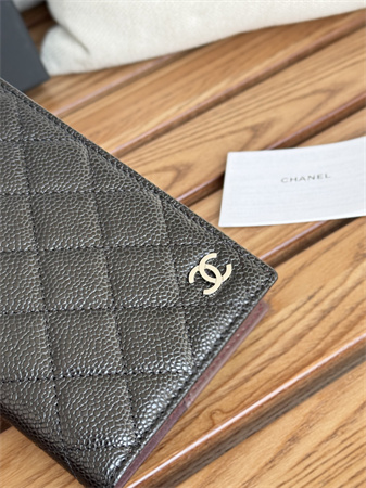 Chanel Passport Holder In Grained Calfskin Silver Tone Metal Black A80385