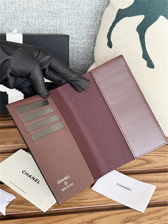 Chanel Passport Holder In Grained Calfskin Silver Tone Metal Black A80385