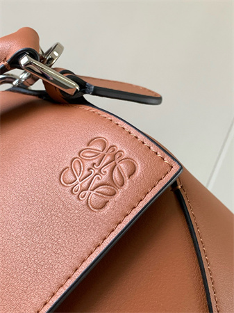 Loewe Puzzle Bag In Classic Calfskin
