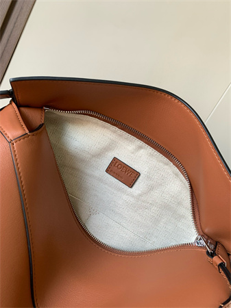 Loewe Puzzle Bag In Classic Calfskin