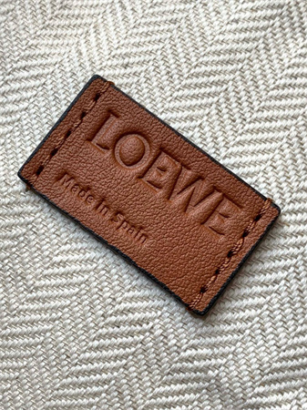 Loewe Puzzle Bag In Classic Calfskin
