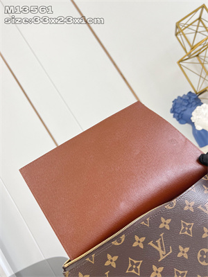 LV Key Pouch L Monogram Canvas M13561