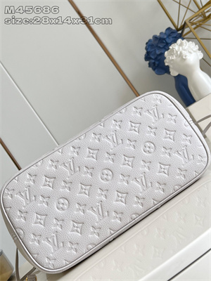 L.V Neverful MM Monogram Empreinte Brume M13758