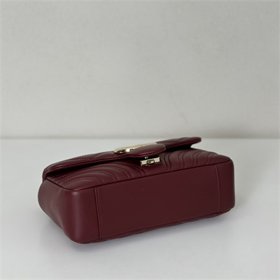 Gu.cci GG Marmont Small shoulder bag matelassé chevron lambskin leather Lt Gold toned hardware Rosso Ancora red 837280