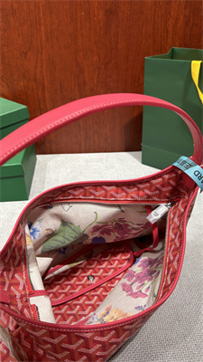 Goyard Bohème Hobo Bag Goyardine Canvas & Chevroches Calfskin Fuchsia