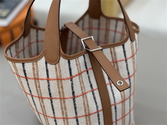 Picotin Lock 18 Bag in H canvas and Swift calfskin with “Couverture Carre” embroidery Gold HS