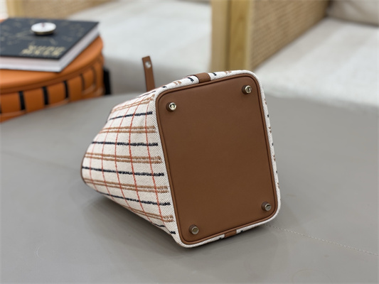 Picotin Lock 18 Bag in H canvas and Swift calfskin with “Couverture Carre” embroidery Gold HS