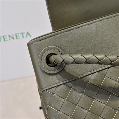 BV Large Andiamo Messenger Bag In Calfskin Mustard