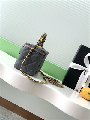 Chanel Vanity with chain Grained Calfskin& Gold-Tone Metal Grey AP4799