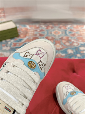Gucci Sneakers Women 39011