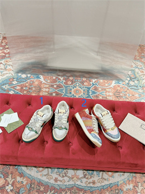 Gucci Sneakers Women 39012