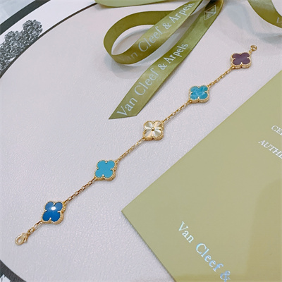 Van Cleef & Arpels Bracelet 38804 (many color options)